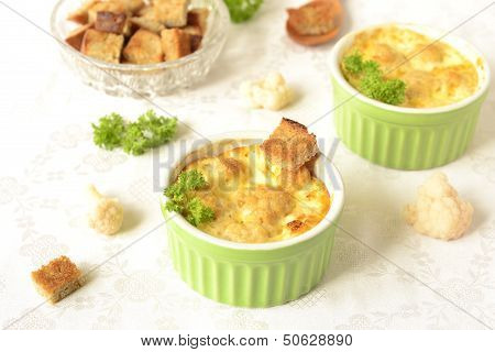 Cauliflower baked in omele