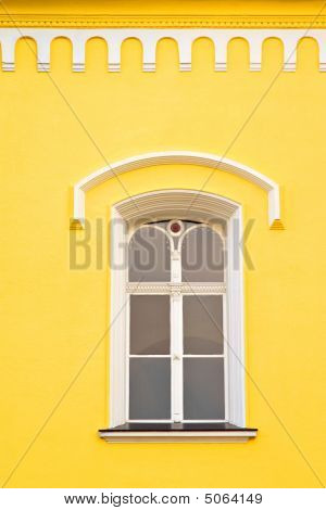 Fenster und Informationen über alte Fassade
