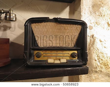 Vintage Brown Old Radio Receiver