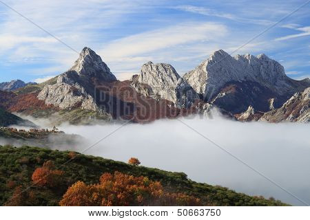 Riano mountains and mist over the reservoir.