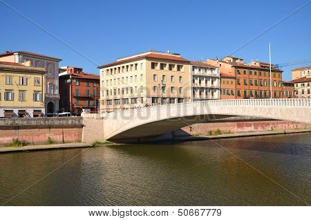 Mezzo Bridge over Arno river in Pisa, Italy