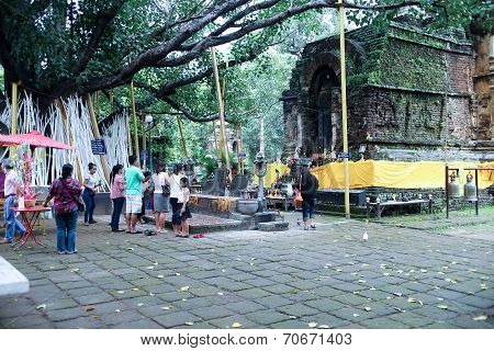People sacred Buddha image