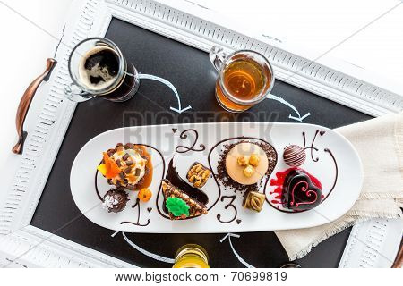 Tasting of wine and pattie chocolate pastries at the chocolate and beer and wine pairing party.