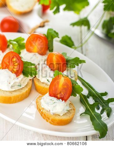 canapes with cheese and venetables