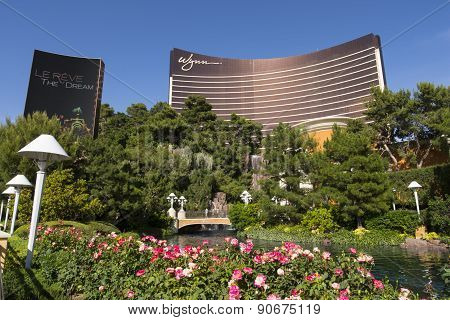 The Wynn hotel and sign during day time.