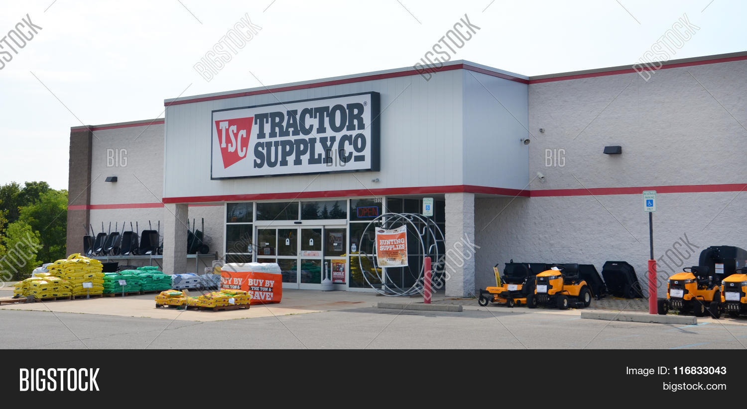 Tractor Supply Store Image & Photo (Free Trial) Bigstock