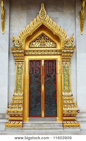 Puerta del templo