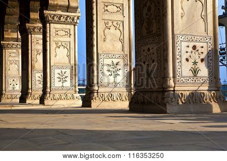 Inlaid Marble, Columns And Arches, Hall Of Private Audience Or Diwan I Khas At The Lal Qila Or Red F