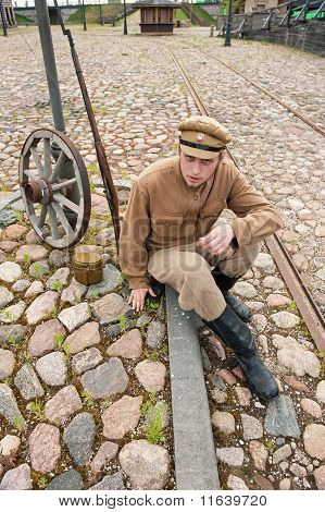 Retro stil billede med hvile soldat.