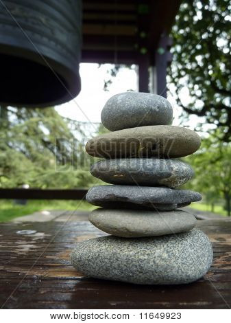 Les pierres zen et Japenese Bell