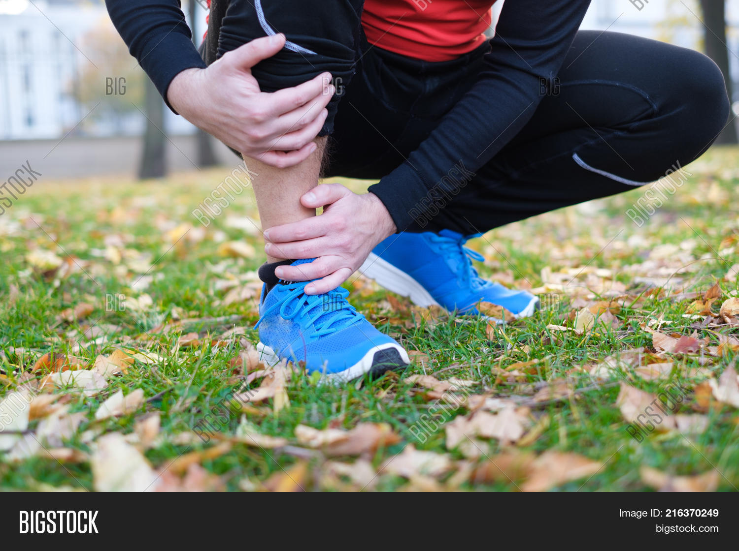 Knee Injury Man Runner Image & Photo (Free Trial) Bigstock
