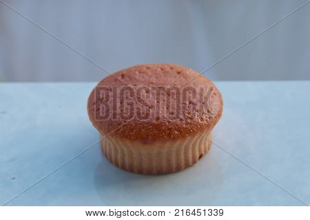 Muffin keks resepti Isolated muffin on white background