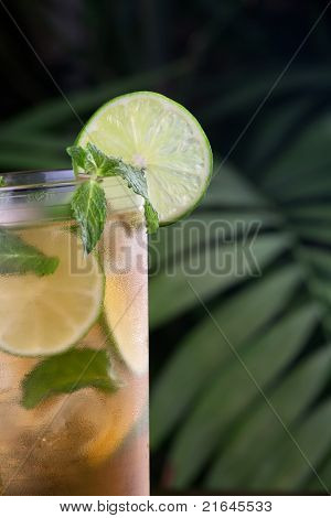 Lime och mynta iste