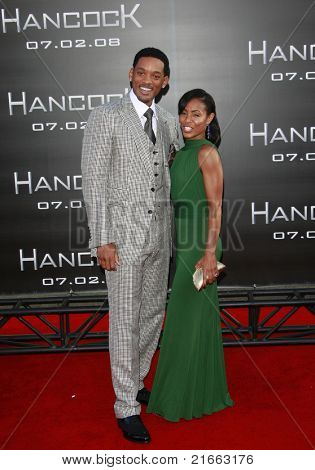 LOS ANGELES - 30 de JUN: Will Smith y Jada Pinkett Smith en la premiere de 'Hancock' en Los Ángeles,