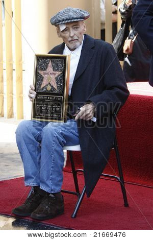 LOS Angeles-i - MAR 26: Dennis Hopper egy ünnepségen, ahol a Dennis Hopper egy csillagot a Hollywo kap