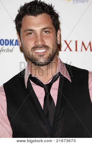 LOS ANGELES, CA - 19 maj: Maksim Chmerkovskiy ankommer til den ellevte årlige Maxim Hot 100 fest på Para