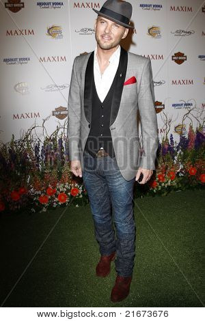 LOS ANGELES, CA - 19. května: Matt Goss přijíždí z večírku 11 ročních Maxim Hot 100 v Hřebčíně Paramount