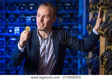 miner bitcoin cryptocurrency farm mining virtual money