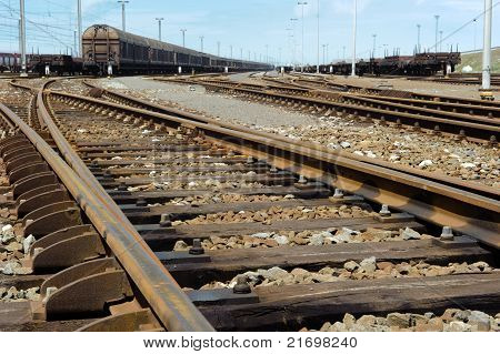 Mostra su un vecchio nodo ferroviario arrugginito