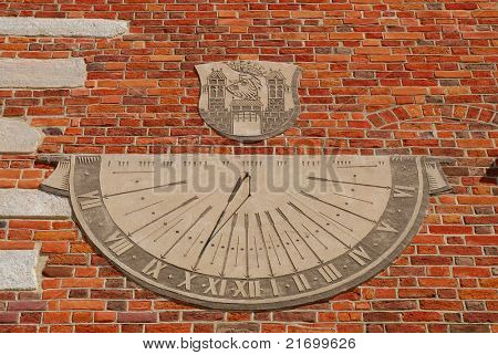 Sonnenuhr - Altes Rathaus in Sandomierz, Polen. Das Rathaus wurde im XIV Jahrhundert bauen und die zu