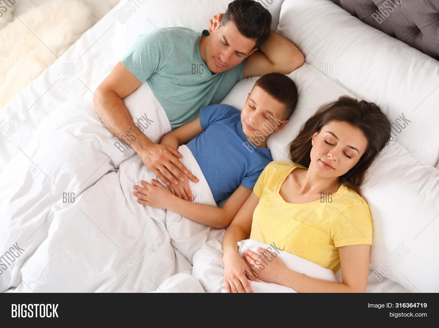 Семья бывшего во сне. Семья бывшего во сне. Семья бывшего во сне. Ребенок в семье. Ребенок в семье.