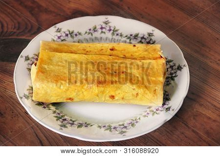 Shawarma On A Plate. Home Shawarma. Eat