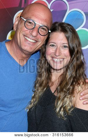 LOS ANGELES - AUG 8:  Howie Mandel, Jackelyn Shultz at the NBC TCA Summer 2019 Press Tour at the Beverly Hilton Hotel on August 8, 2019 in Beverly Hills, CA