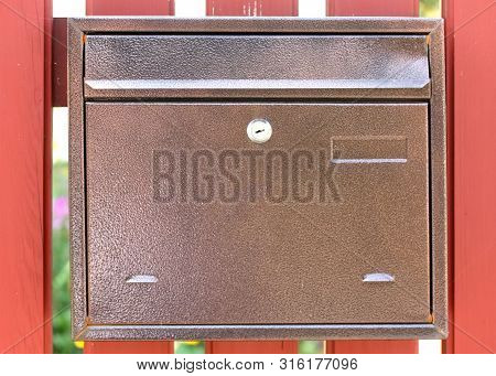 Metal Mail Box For Letters. Lockable Mailbox.
