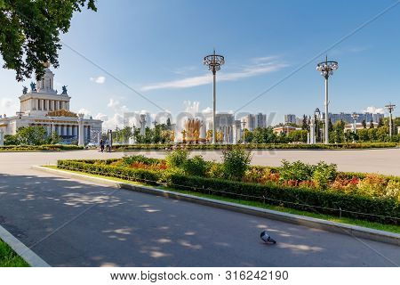 Moscow, Russia - July 22, 2019: Vdnh Park In Moscow At Sunny Summer Morning. Vdnh Architecture