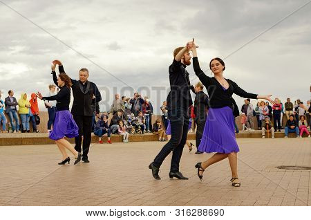 Saint-petersburg.russia.july 13.2019.dancing In The Town Square In The Fresh Air.anyone Who Wants To