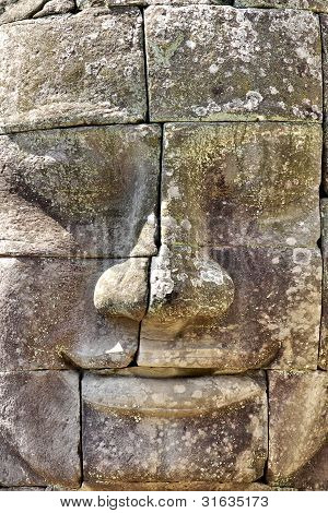 Angkor Thom Bayon tapınak kuleleri kafasına taş
