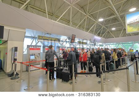 London England - May 31, 2019: Unidentified People Queue To Buy Gatwick Express Train Ticket At  Gat