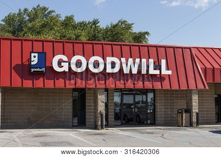 Ft. Wayne - Circa August 2019: Goodwill Store. In 2015, Goodwill Helped More Than 26.4 Million Peopl