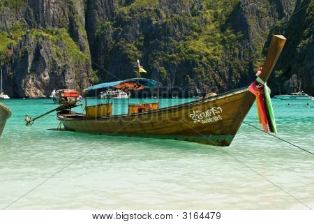 Egy fából készült hajó