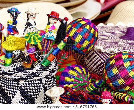 Various Wicker Souvenirs - Baskets, Dolls, Bottles, Vases, Hats And More - Made From Toquilla Straw,