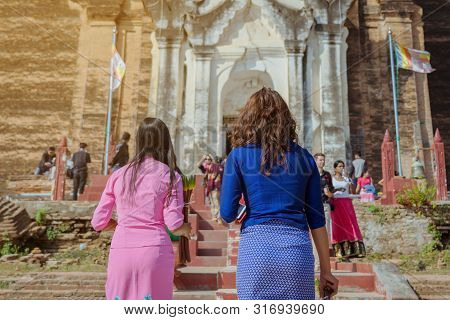 Mingun-myanmar, January 20, 2019 : Unidentified Tourists Come To Visit And Take Photographys At The