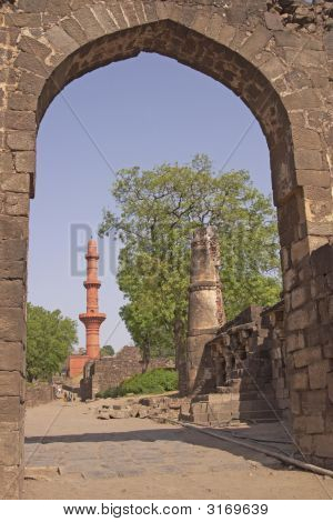 Entrada al fuerte indio abandonado