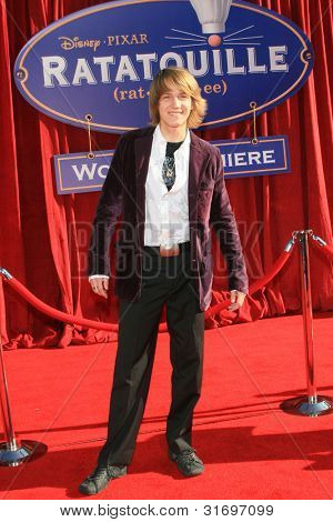 LOS ANGELES, CA - kesäkuu 22: Jason Dolley Ratatouille Kodak-teatterissa kantaesitys 