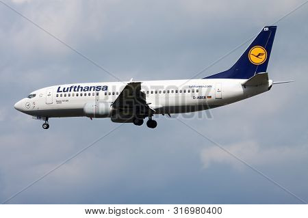 Frankfurt / Germany - August 17, 2014: Lufthansa Boeing 737-300 D-abeb Passenger Plane Landing At Fr