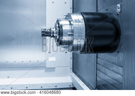 The Spindle Of Horizontal Cnc Machining Center. The Horizontal Type Of Cnc Milling Machine.