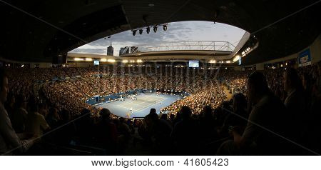 MELBOURNE, VC - 23 stycznia: A ogólny widok wnętrza Rod Laver Arena podczas 2013 Austr