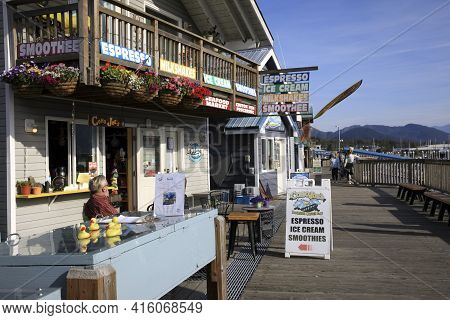 Seward, Alaska / Usa - August 08, 2019: Seward Souvenir Shop And Bar, Seward, Alaska, Usa