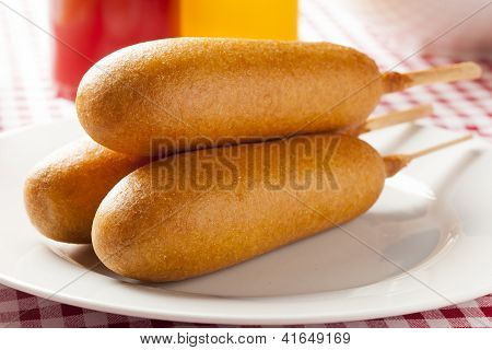 Органические Corndog на палке