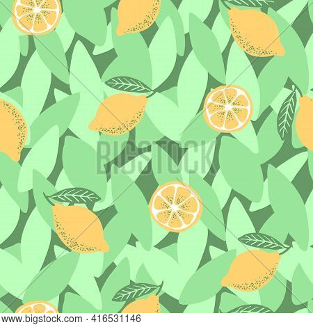 Lemon Tree Seamless Pattern. Full And Sliced Yellow Fruit On Green Hand Drawn Background. Vector Flo