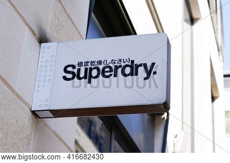 Bordeaux , Aquitaine France - 04 10 2021 : Superdry Logo Text And Japan Sign To Shop Of London Briti