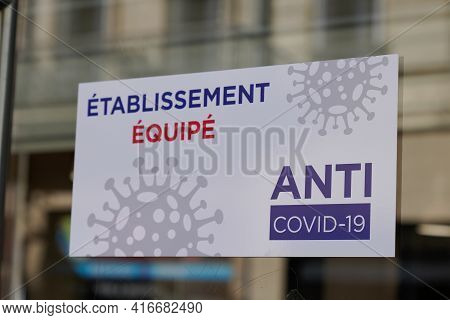 Bordeaux , Aquitaine France - 04 10 2021 : Etablissement Equipe Anti Covid-19 French Text Means In E