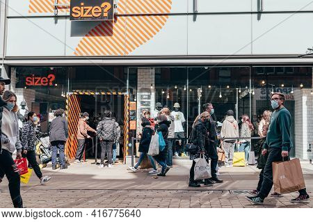 Manchester, England, Uk - 12 April, 2021 Open Shops After Lockdown. City Centre Of Manchester, Peopl