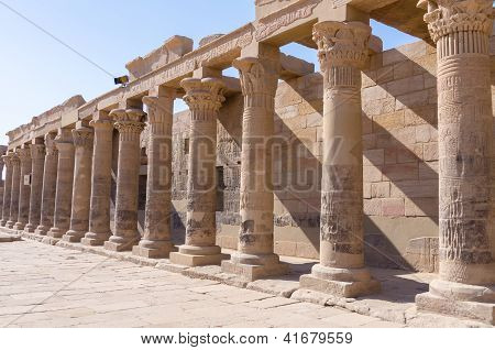 Colonnato presso il tempio di Iside Philae, Egitto