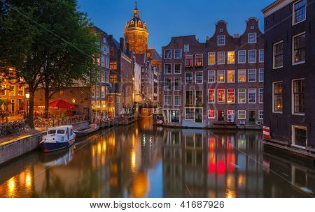 Amsterdam v noci