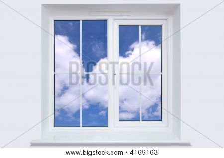 Janela e céu azul